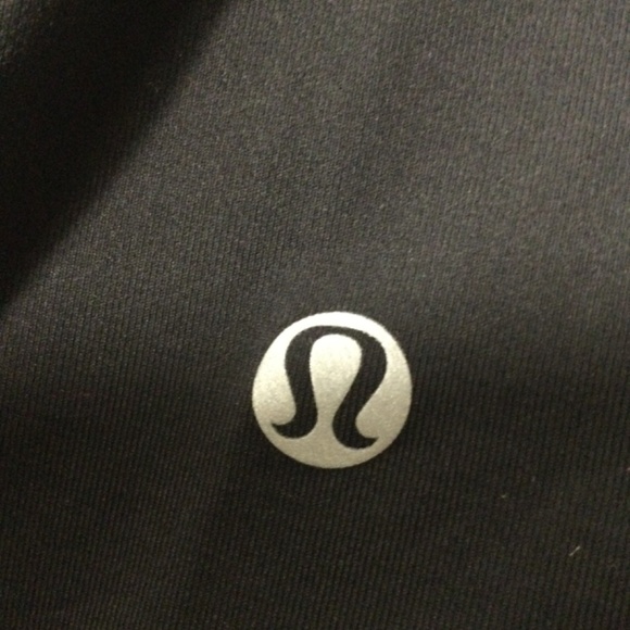 Black lululemon tank top - Picture 4 of 6